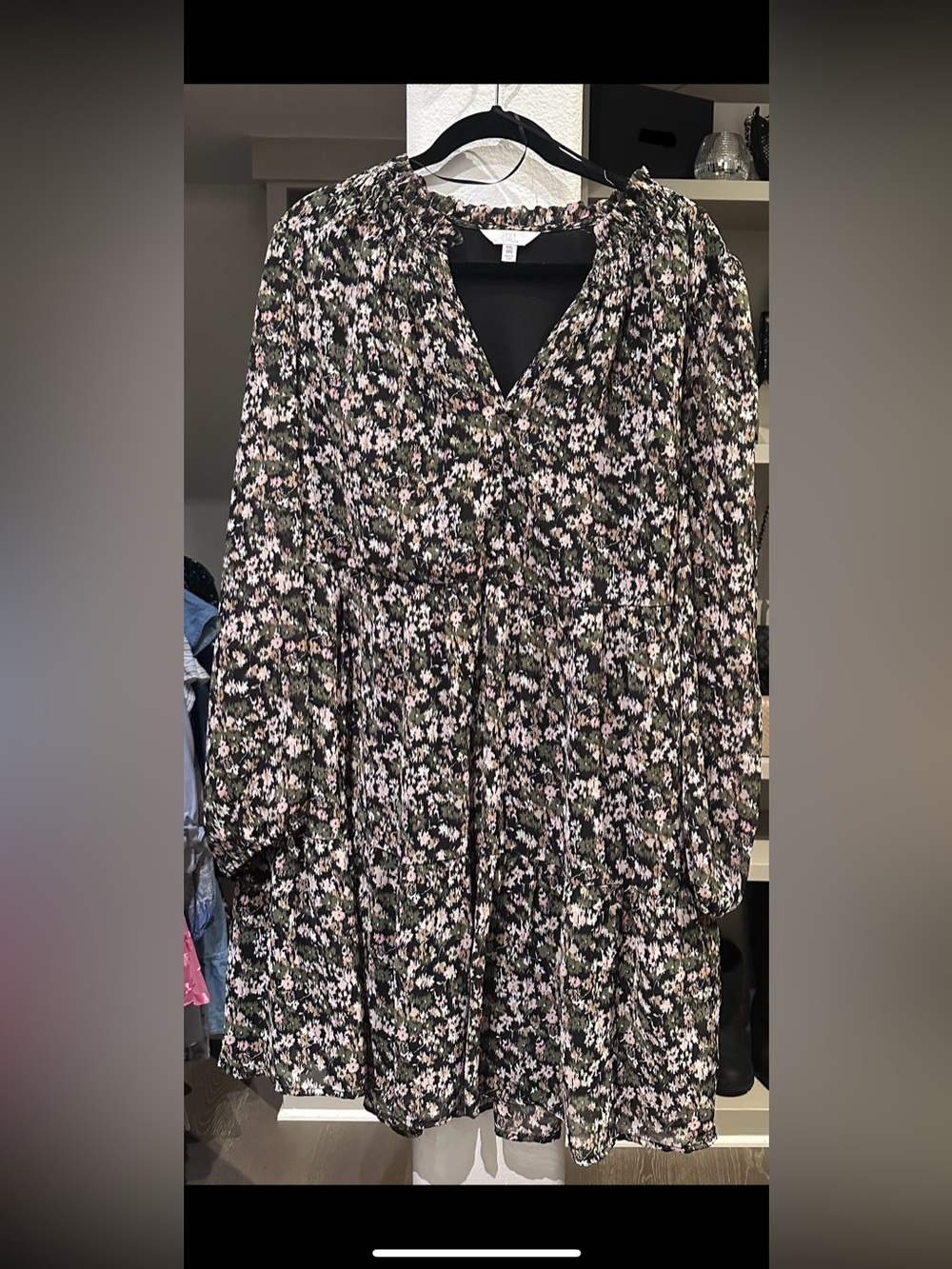 Time and Tru Black Floral V-Neck Long Sleeve Dress